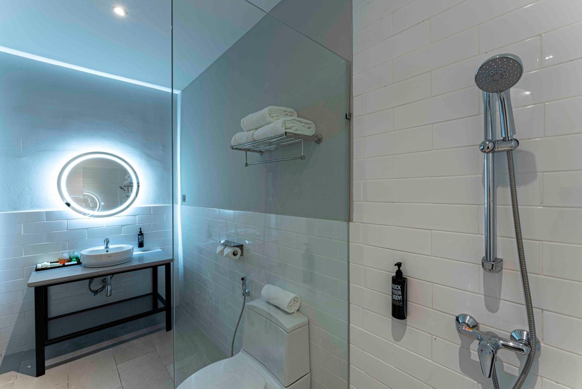 Hotel Ibis Styles Sepang Klia Exterior foto